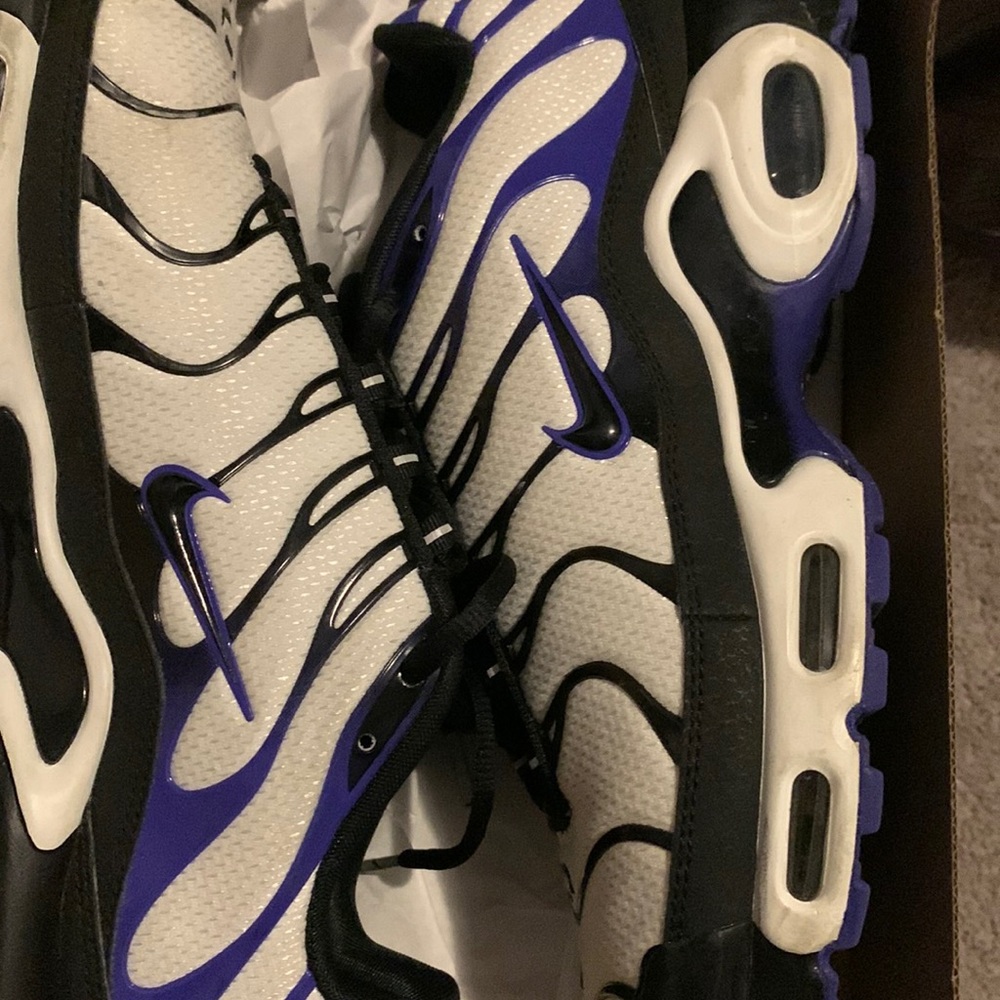 Nike Air maxes